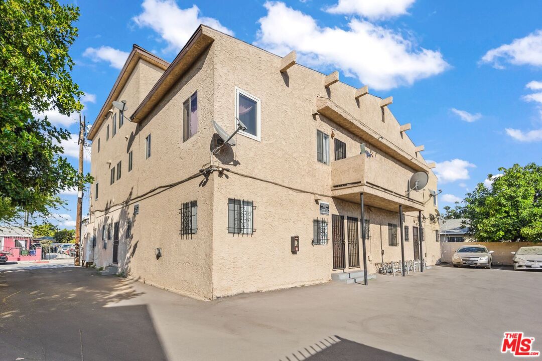 110 East Cedar Street Compton, CA 90220 - Photo 5 of 19