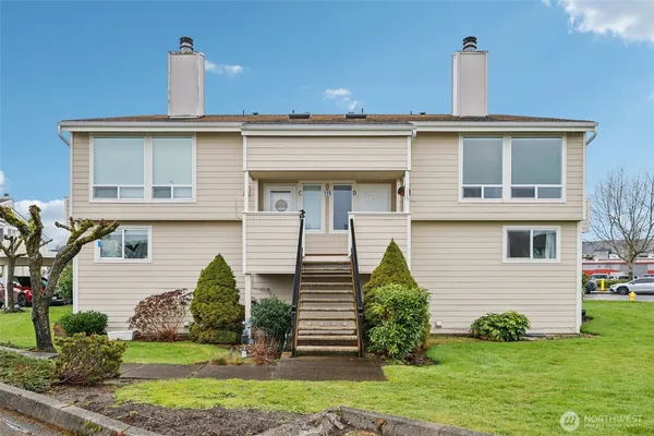 $300,000 | 115 McKean Court, Unit D, Enumclaw, WA 98022