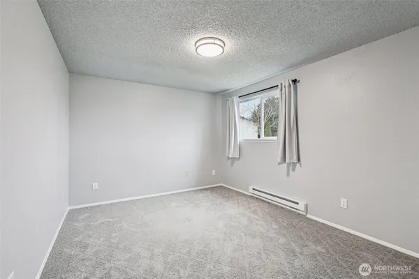 $300,000 | 115 McKean Court, Unit D, Enumclaw, WA 98022