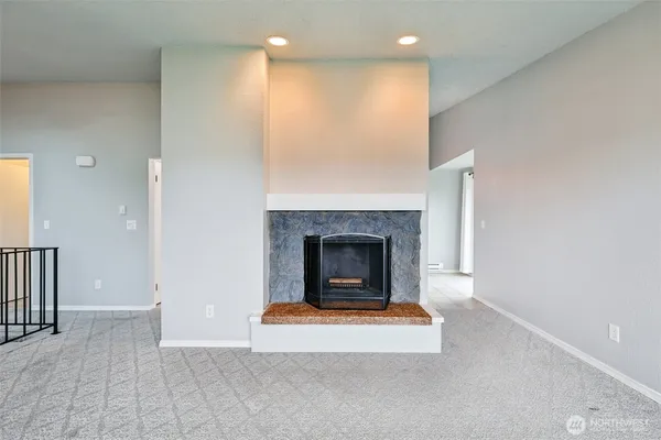 $300,000 | 115 McKean Court, Unit D, Enumclaw, WA 98022