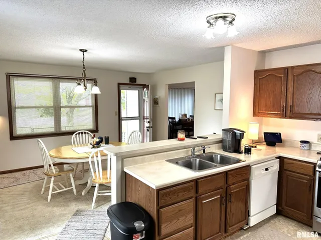 $132,500 | 13 Melrose Lane, Lewistown, IL 61542