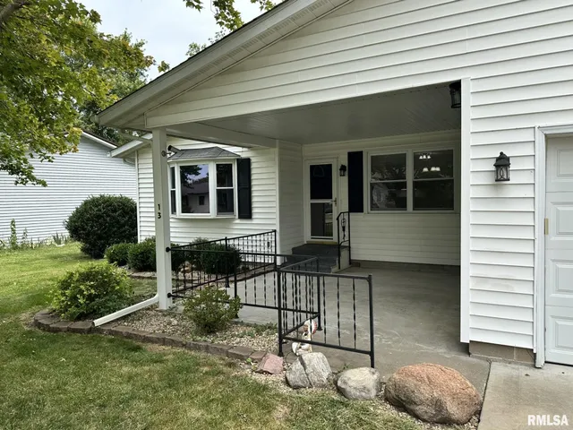 $132,500 | 13 Melrose Lane, Lewistown, IL 61542