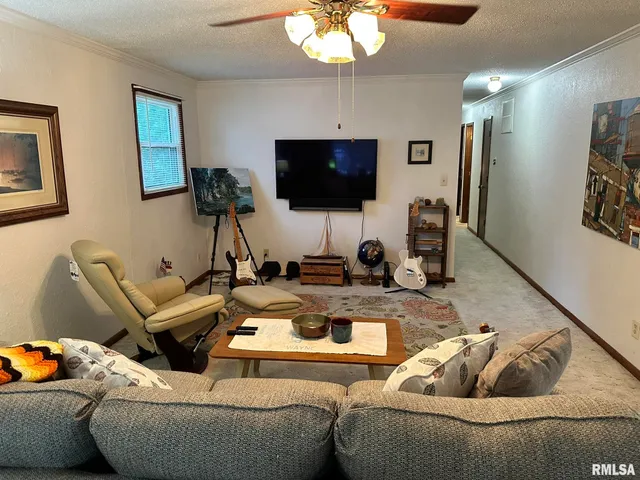 $132,500 | 13 Melrose Lane, Lewistown, IL 61542