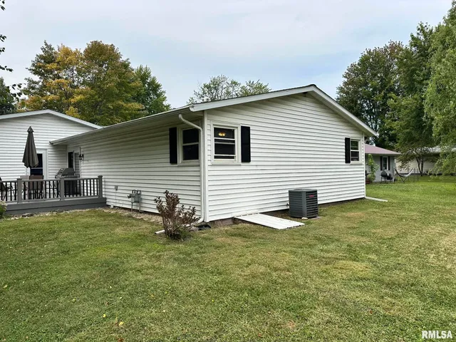 $132,500 | 13 Melrose Lane, Lewistown, IL 61542