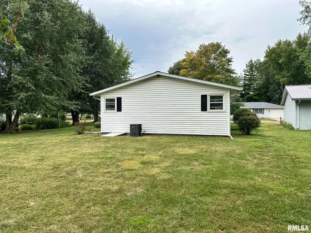 $132,500 | 13 Melrose Lane, Lewistown, IL 61542