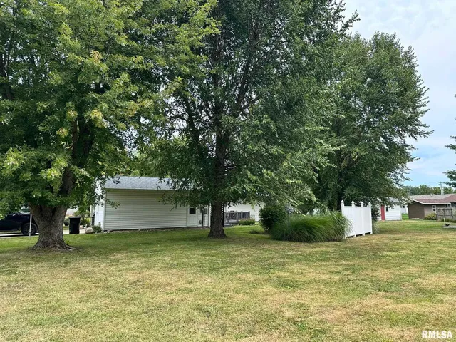 $132,500 | 13 Melrose Lane, Lewistown, IL 61542