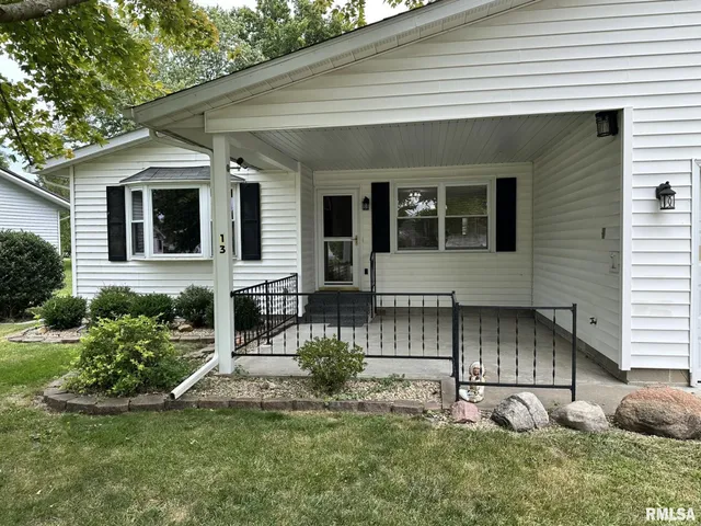 $132,500 | 13 Melrose Lane, Lewistown, IL 61542