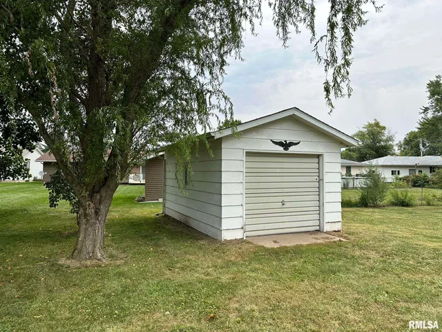 $132,500 | 13 Melrose Lane, Lewistown, IL 61542