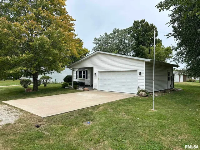 $132,500 | 13 Melrose Lane, Lewistown, IL 61542