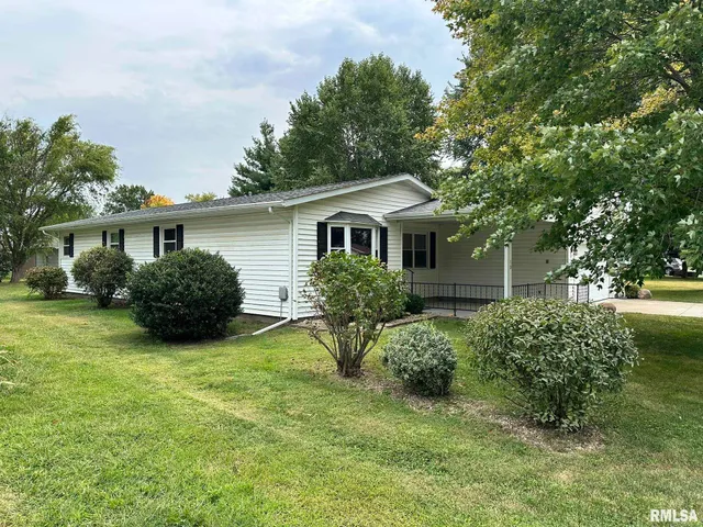$132,500 | 13 Melrose Lane, Lewistown, IL 61542