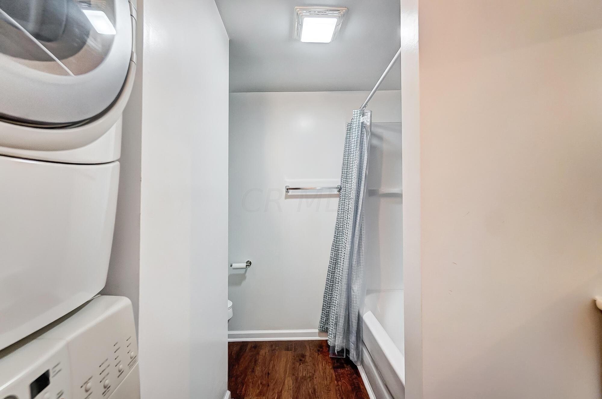 667 Colton Road Columbus, OH 43207 - Photo 23 of 29 Utility Area and Second Bath Alt View