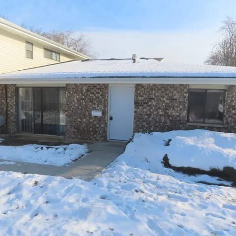 $225,750 | 1305 Wakeby Lane, Unit 1305, Schaumburg, IL 60193