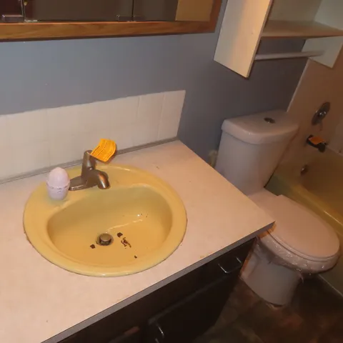 $225,750 | 1305 Wakeby Lane, Unit 1305, Schaumburg, IL 60193