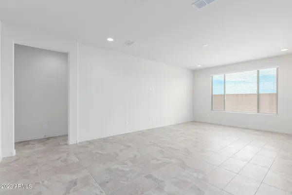 $2,825 | 8529 South 67th Drive, Laveen, AZ 85339