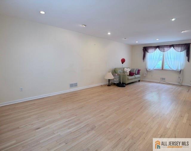 13 Greenwich Road Edison, NJ 08820 - Photo 3 of 23