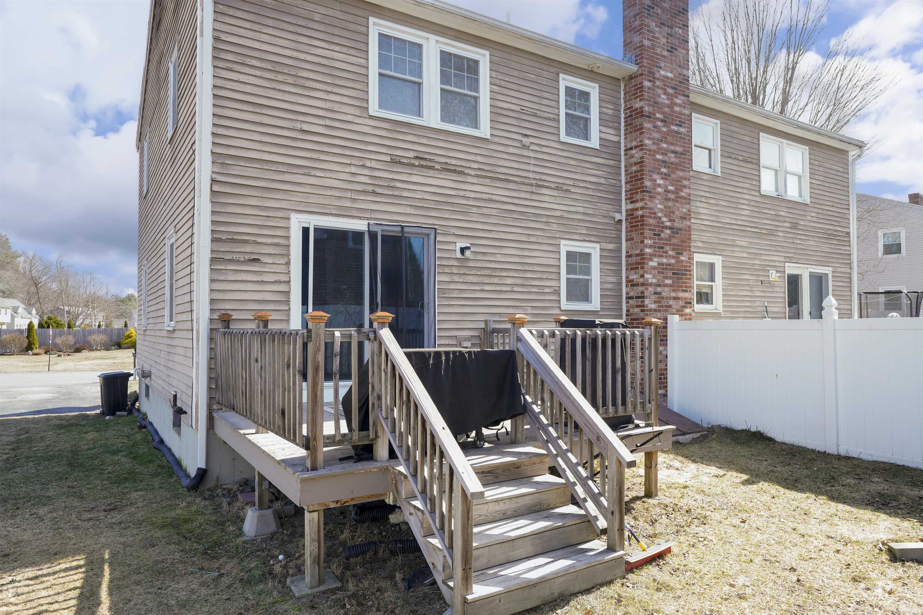 11 Phillip Road, Unit R Derry, NH 03038 - Photo 32 of 41