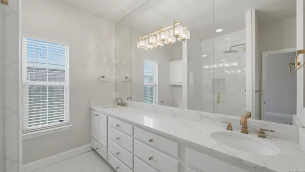 $2,400 | 1623 Hanz Drive, New Braunfels, TX 78130