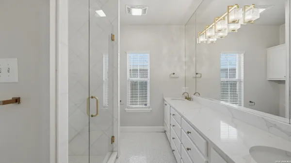 $2,400 | 1623 Hanz Drive, New Braunfels, TX 78130