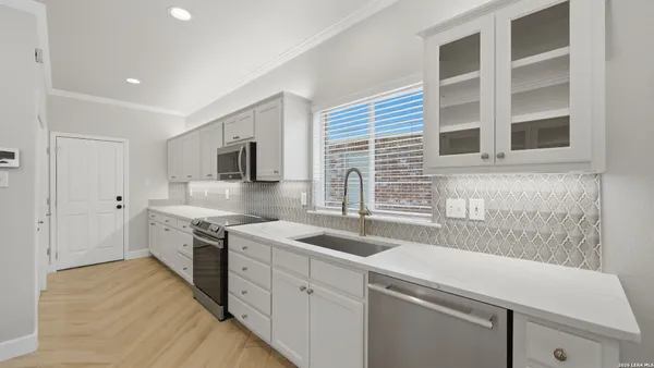 $2,400 | 1623 Hanz Drive, New Braunfels, TX 78130