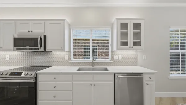 $2,400 | 1623 Hanz Drive, New Braunfels, TX 78130