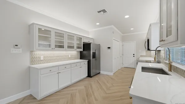 $2,400 | 1623 Hanz Drive, New Braunfels, TX 78130