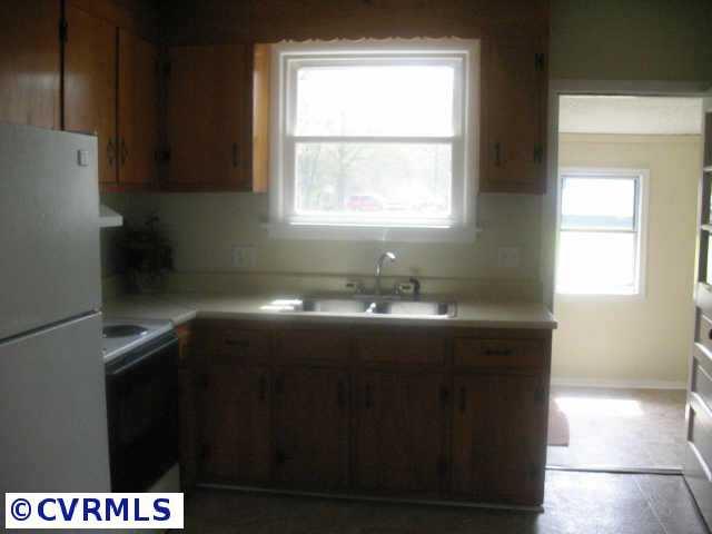 24903 River Road Petersburg, VA 23803 - Photo 8 of 10 Other - 2nd view of Kitchen/laudry room (private entrance, mud room like)