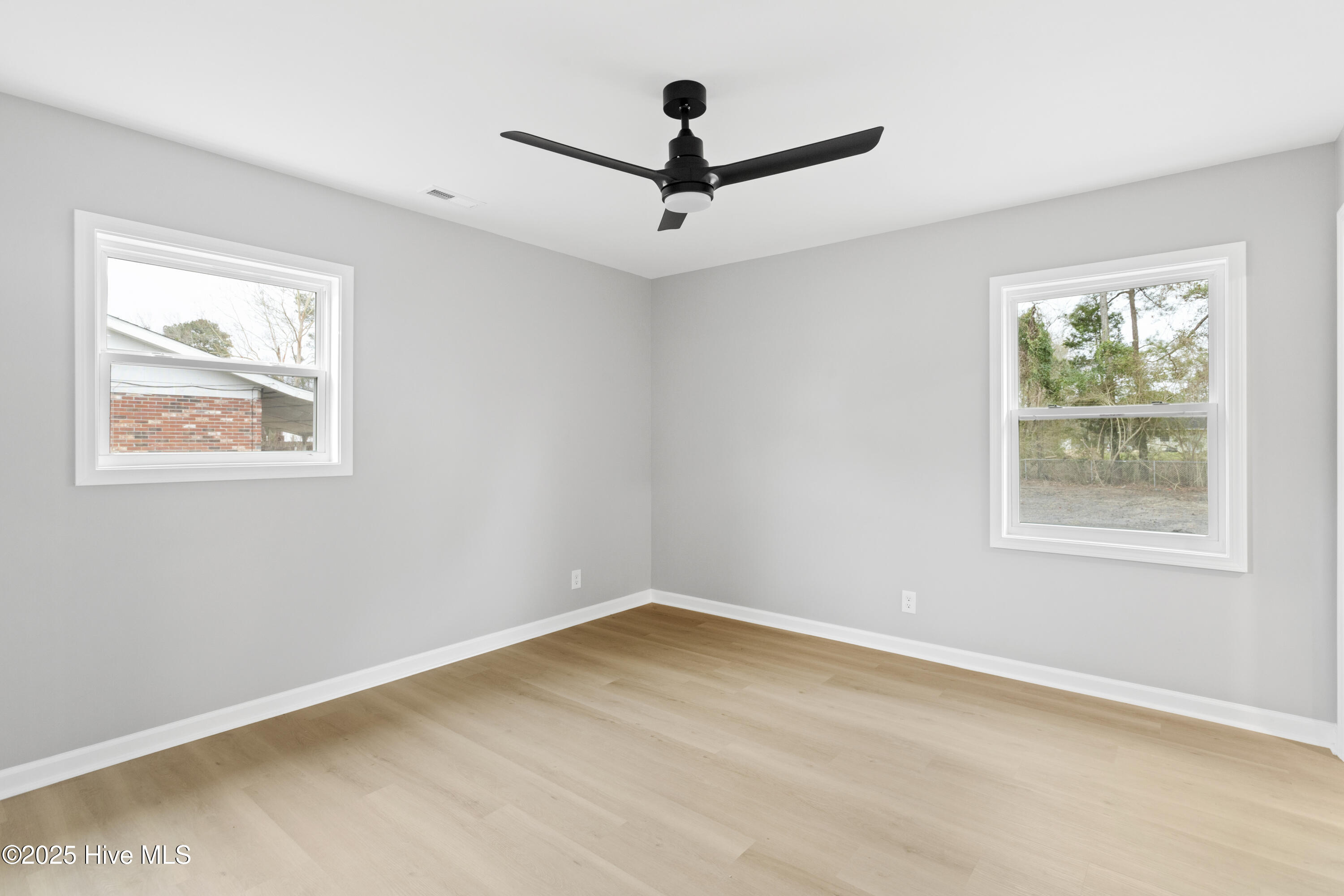 8 Yorkshire Drive Jacksonville, NC 28546 - Photo 12 of 22 Master Bedroom