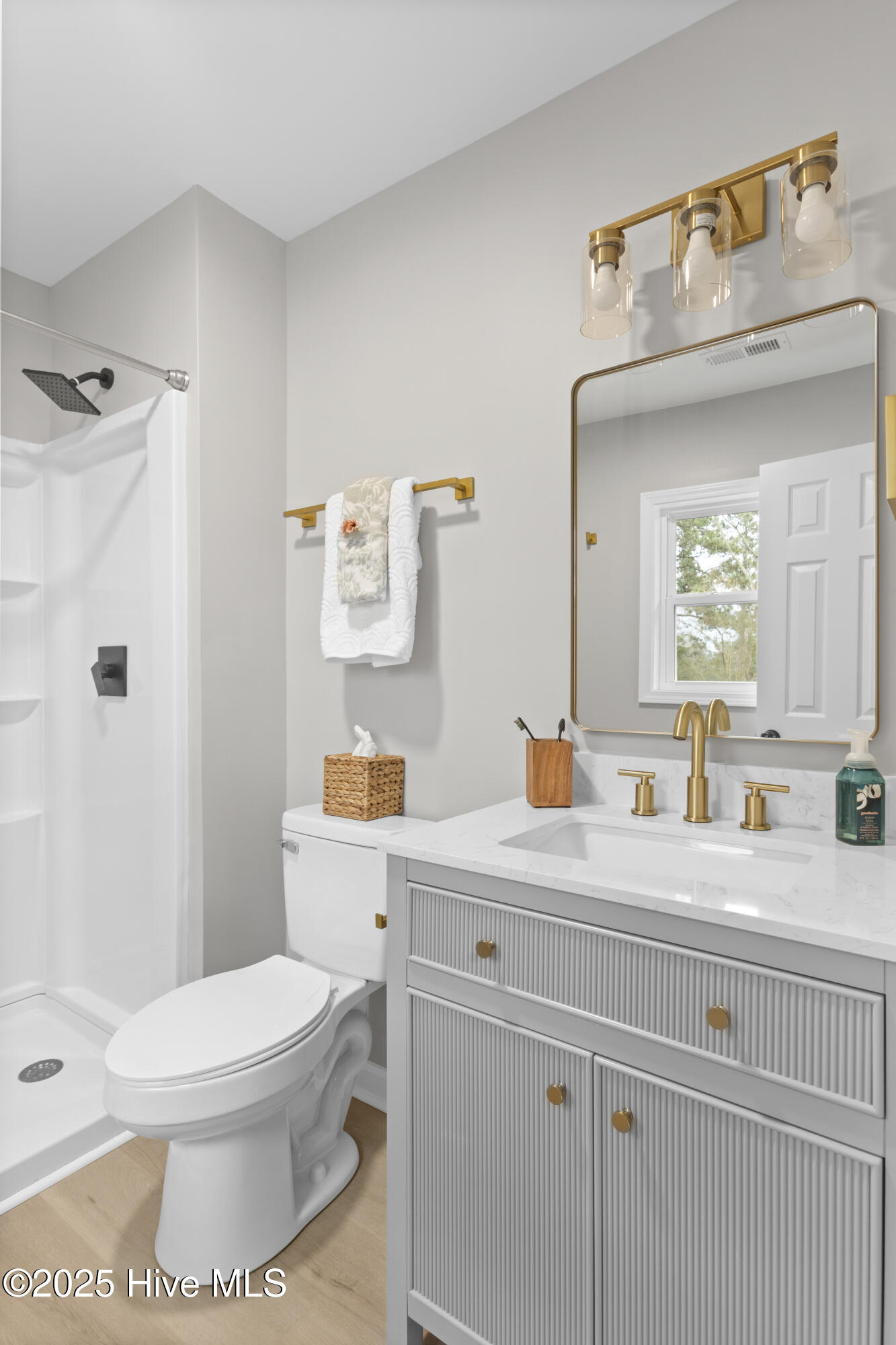 8 Yorkshire Drive Jacksonville, NC 28546 - Photo 15 of 22 Mastr Bathroom