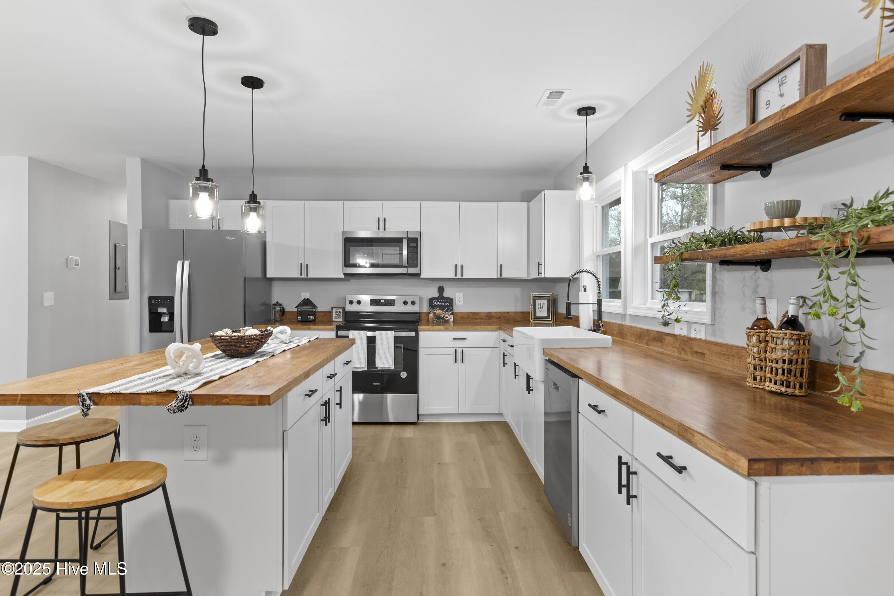 8 Yorkshire Drive Jacksonville, NC 28546 - Photo 8 of 22 Kitchen