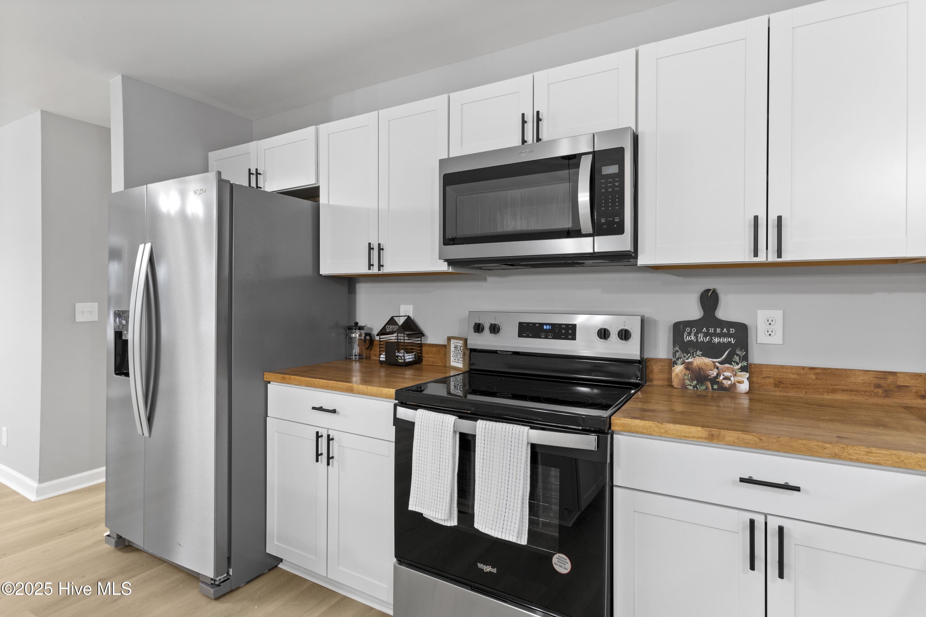 8 Yorkshire Drive Jacksonville, NC 28546 - Photo 9 of 22 Kitchen