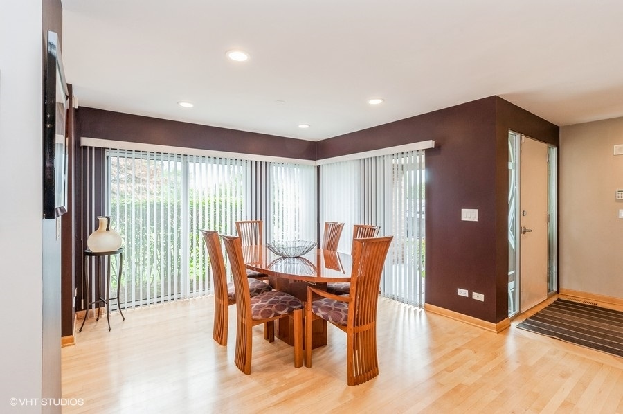427 Milford Road Deerfield, IL 60015 - Photo 2 of 17
