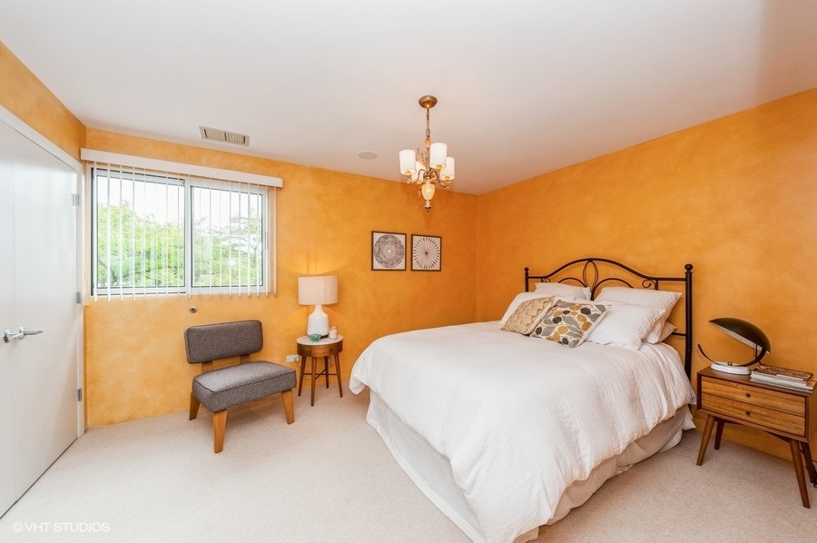 427 Milford Road Deerfield, IL 60015 - Photo 5 of 17