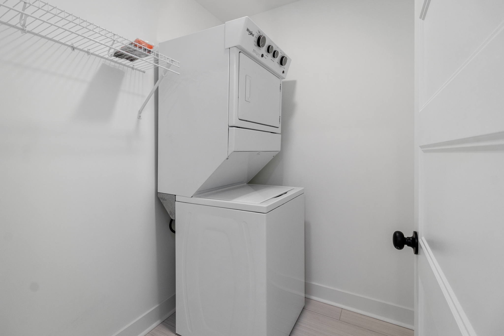 725 Hornbuckle Road, Unit O3 Clarksville, TN 37043 - Photo 15 of 38 a utility room with dryer and washer