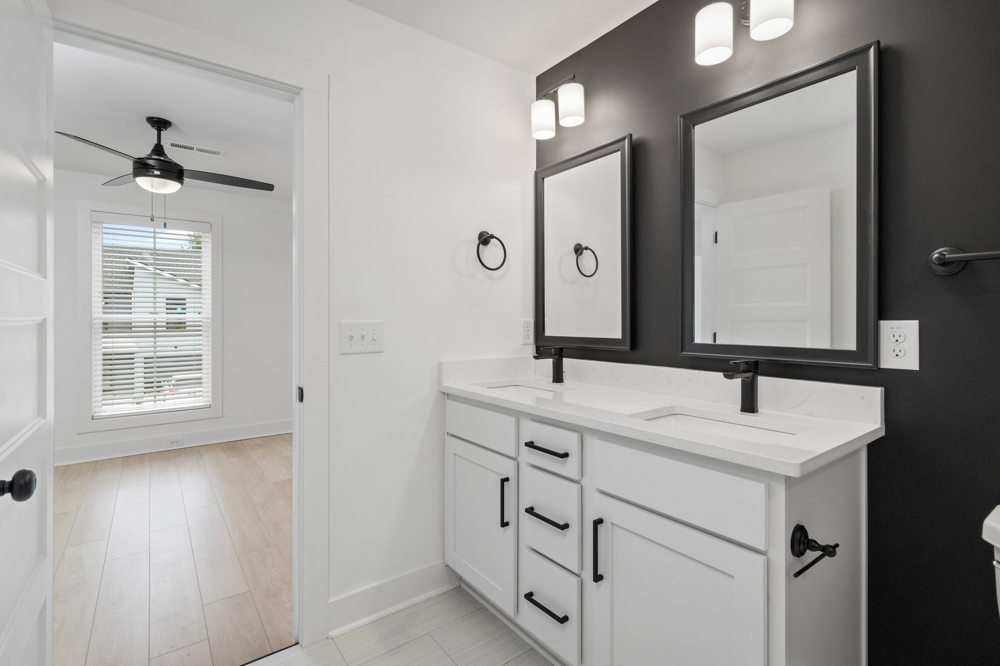 725 Hornbuckle Road, Unit O3 Clarksville, TN 37043 - Photo 22 of 38 a bathroom with a sink and a mirror