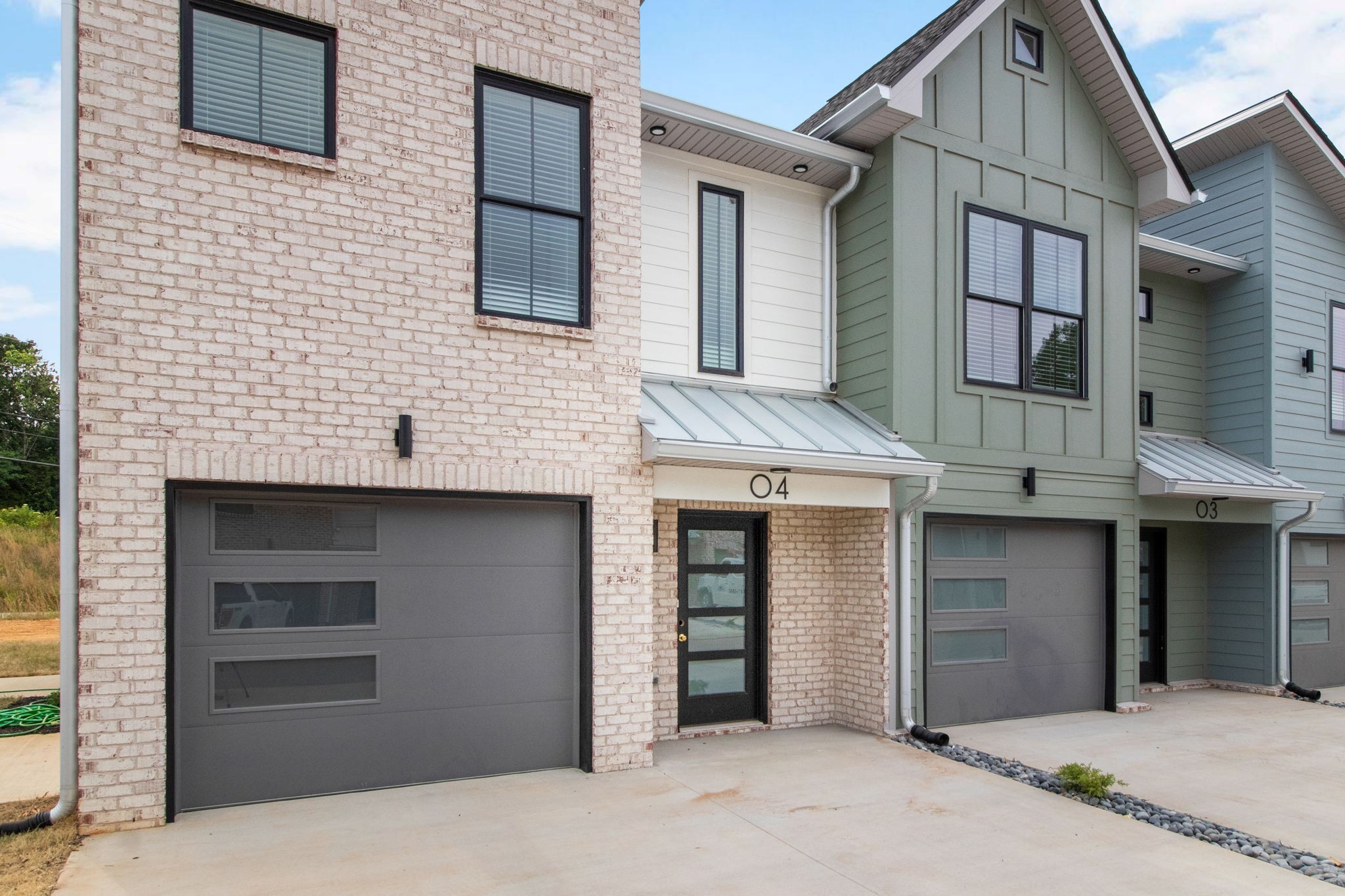 725 Hornbuckle Road, Unit O3 Clarksville, TN 37043 - Photo 35 of 38 a house view with a outdoor space