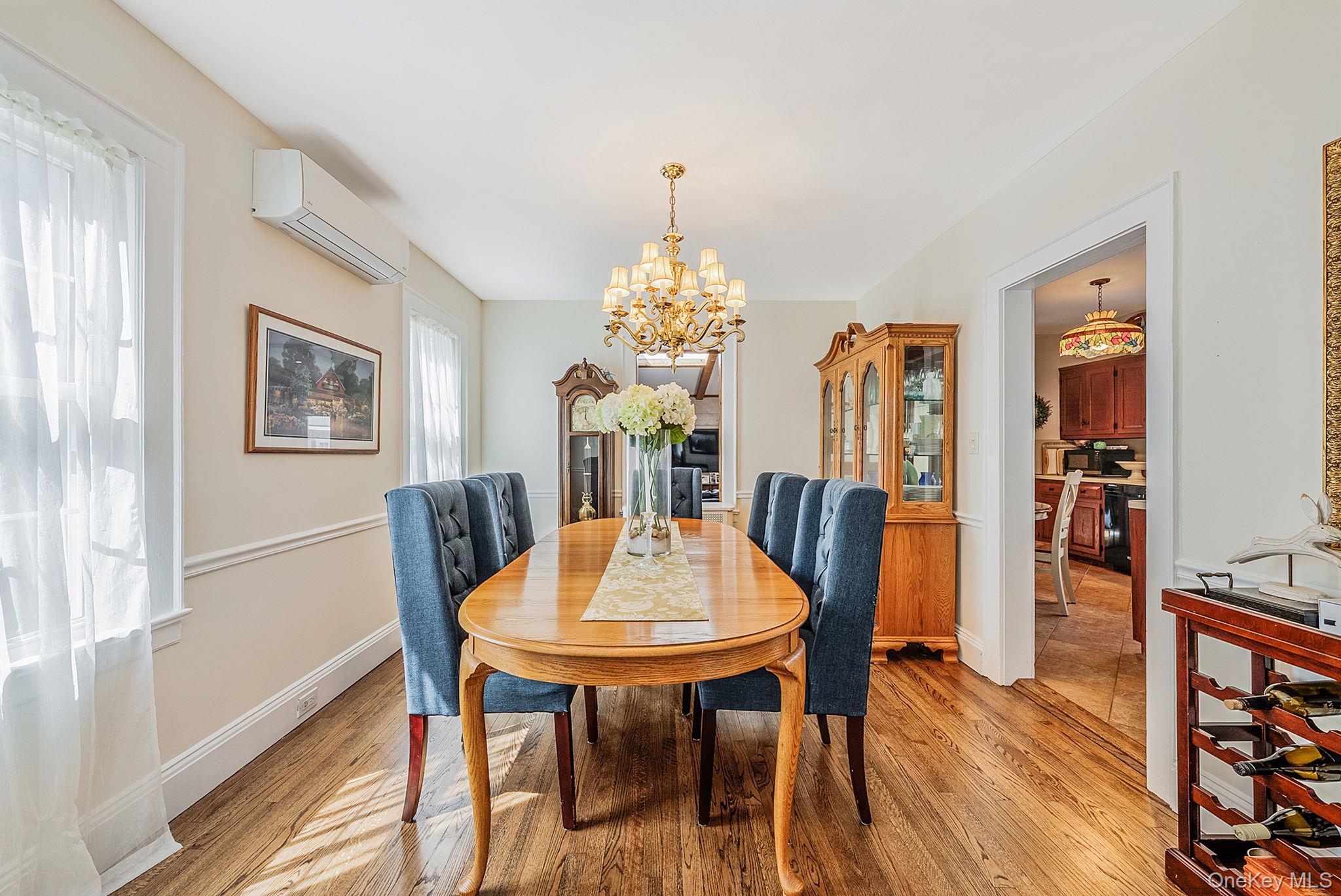 33 Harding Avenue Lynbrook, NY 11563 - Photo 12 of 25