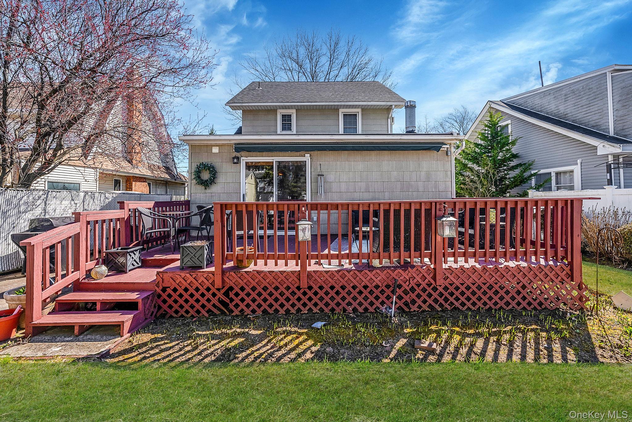 33 Harding Avenue Lynbrook, NY 11563 - Photo 22 of 25