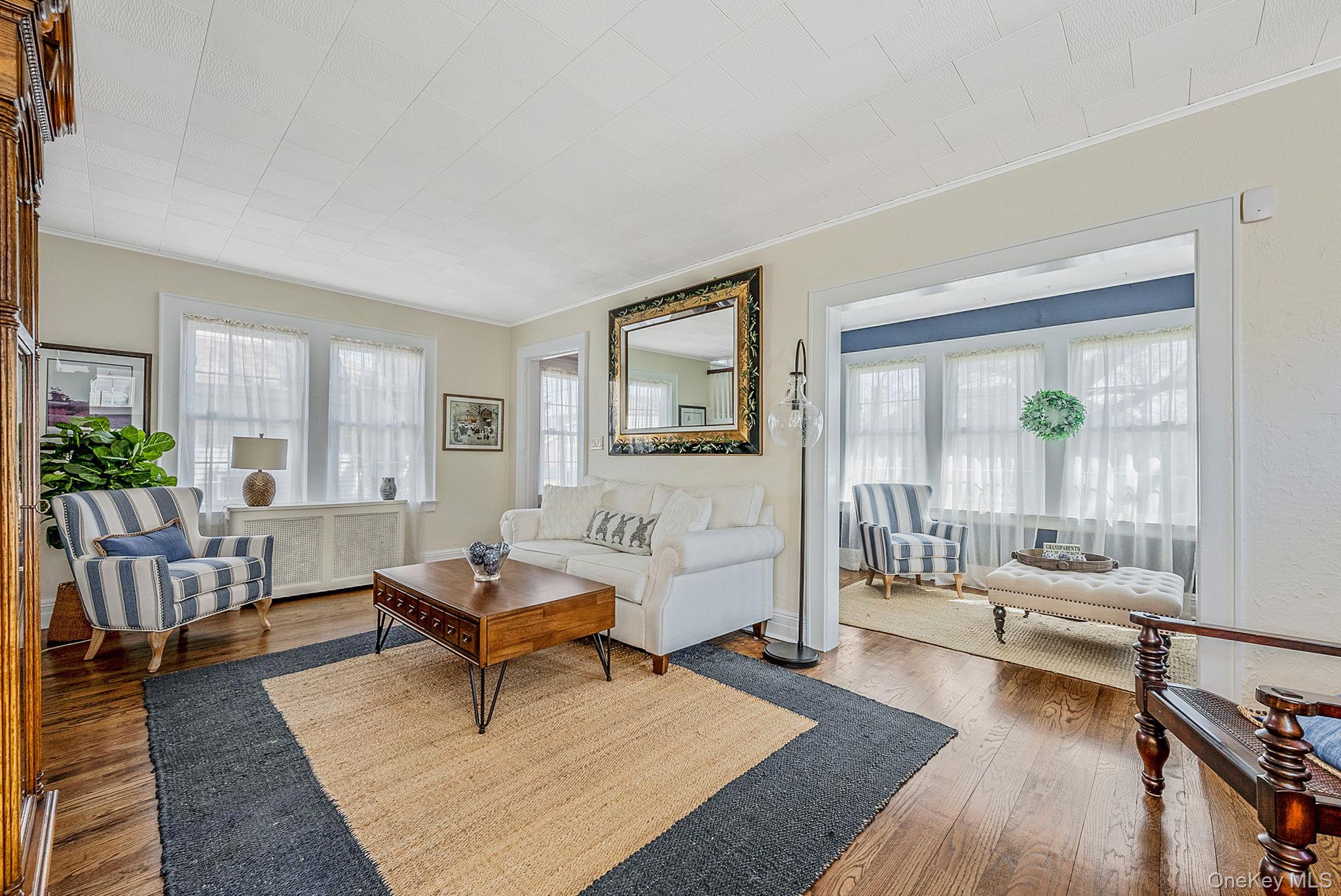 33 Harding Avenue Lynbrook, NY 11563 - Photo 5 of 25
