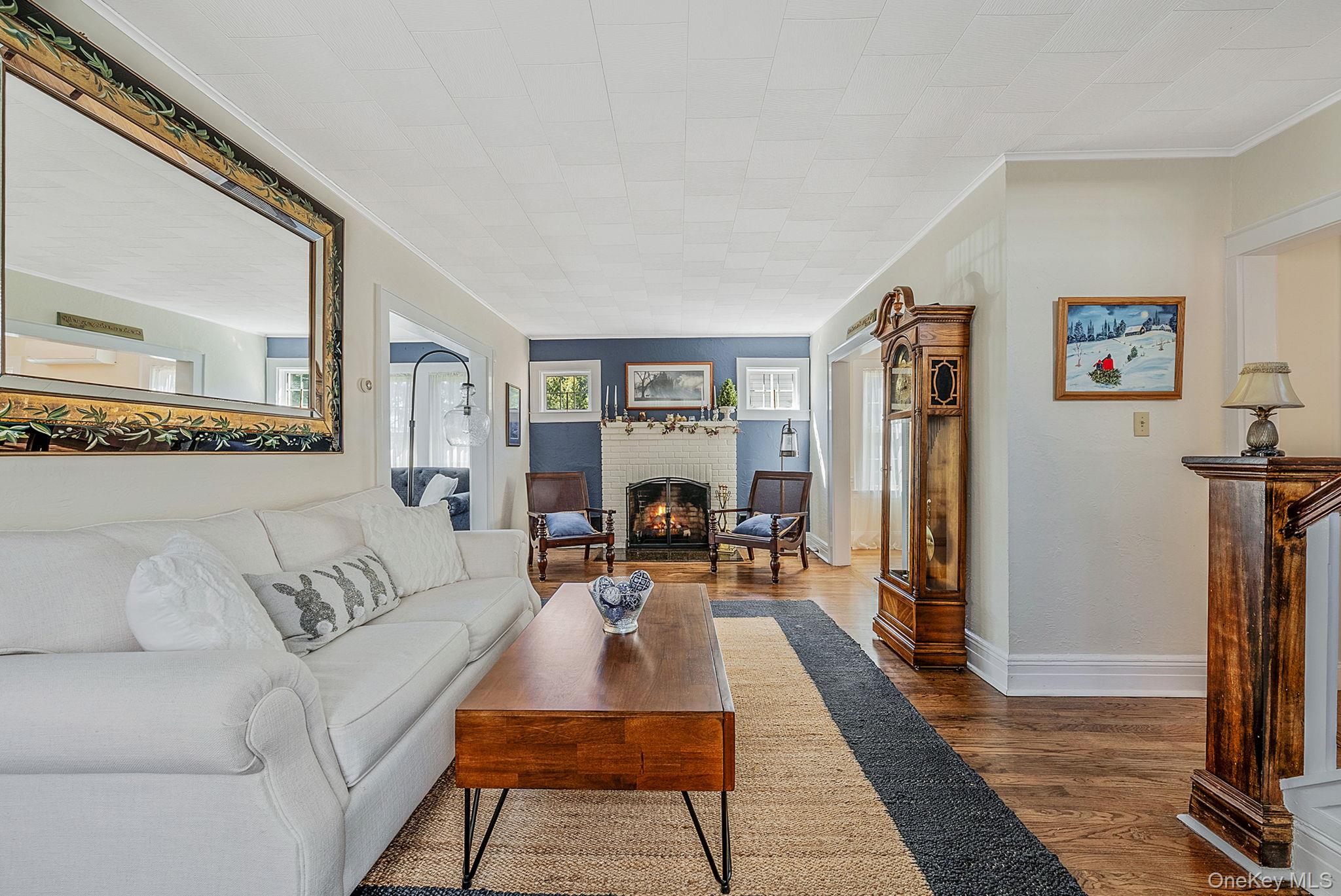 33 Harding Avenue Lynbrook, NY 11563 - Photo 6 of 25