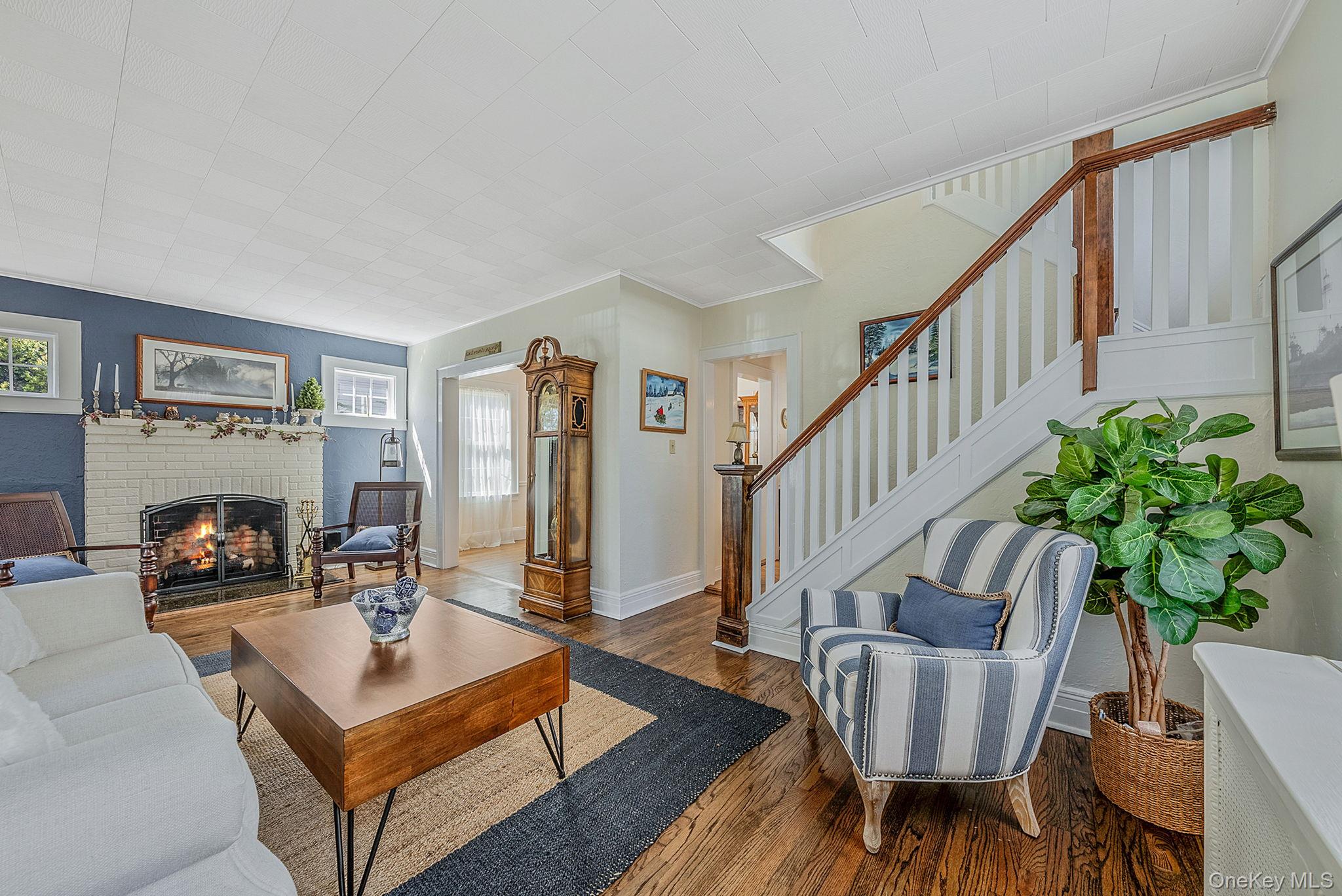 33 Harding Avenue Lynbrook, NY 11563 - Photo 7 of 25