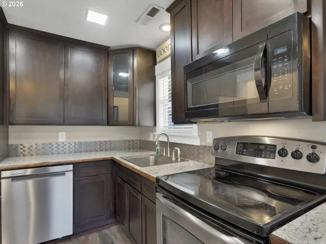 $317,700 | 21974 Lilly Lane Southeast, Stayton, OR 97383