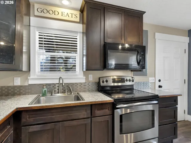 $317,700 | 21974 Lilly Lane Southeast, Stayton, OR 97383