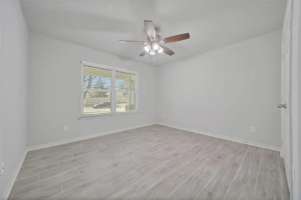 $2,400 | 19310 Young Oak Street, Spring, TX 77379