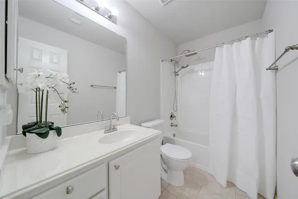 $2,400 | 19310 Young Oak Street, Spring, TX 77379