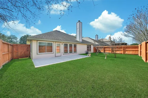 $2,400 | 19310 Young Oak Street, Spring, TX 77379