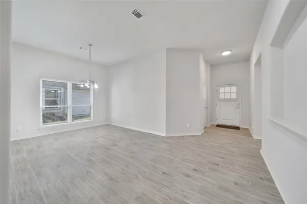 $2,400 | 19310 Young Oak Street, Spring, TX 77379