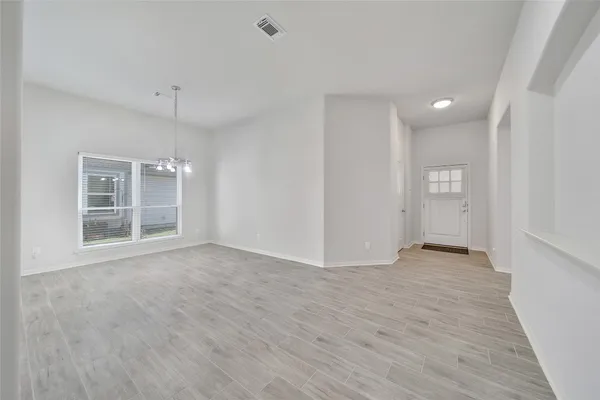 $2,400 | 19310 Young Oak Street, Spring, TX 77379