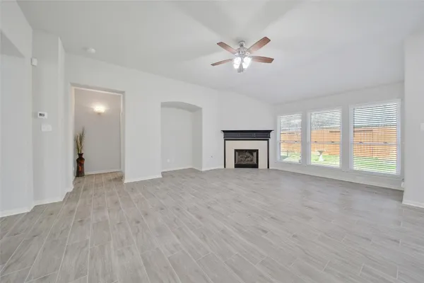 $2,400 | 19310 Young Oak Street, Spring, TX 77379