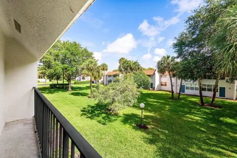 $325,000 | 2905 Southwest 22nd Avenue, Unit 2020, Delray Beach, FL 33445
