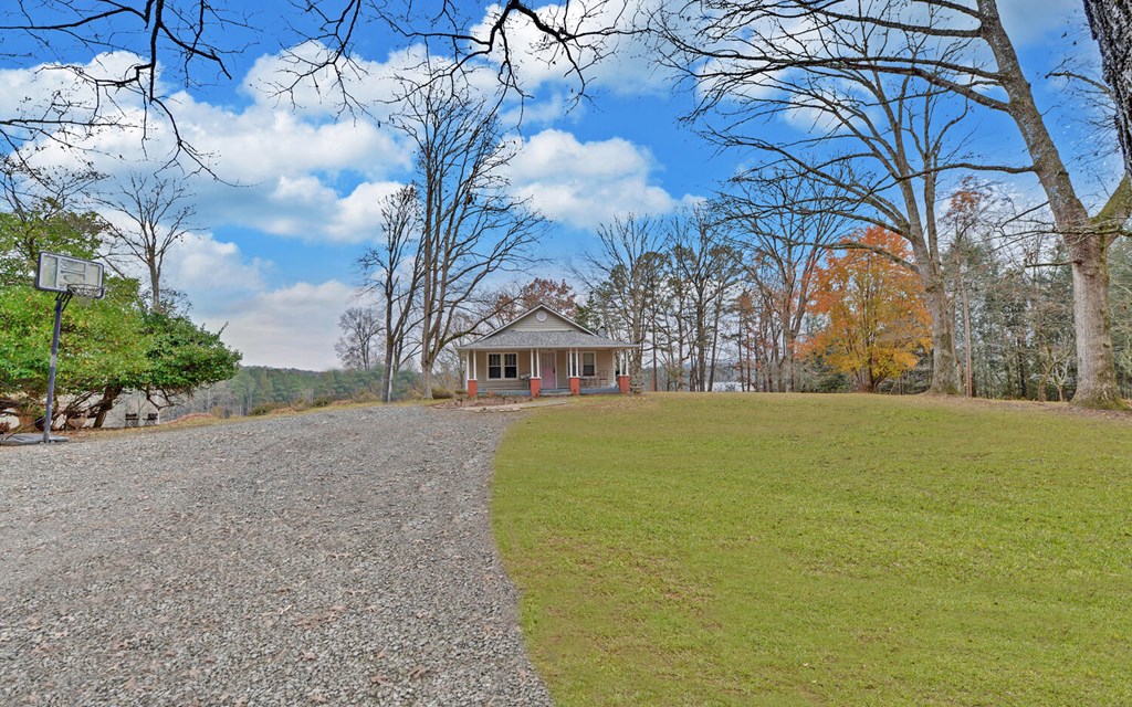 335 Elliott Road Murphy, NC 28906 - Photo 44 of 44 a view of outdoor space with garden
